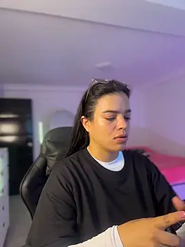 JuanitaMore01 online show from 05/29/26, 08:40