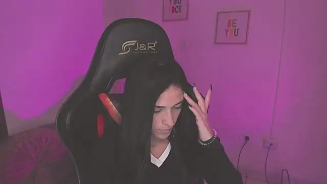 Snapshot of ZoeValencia1 chatting on 04/07/26, 07:58 ZoeValencia1 online show from 04/07/26, 07:58