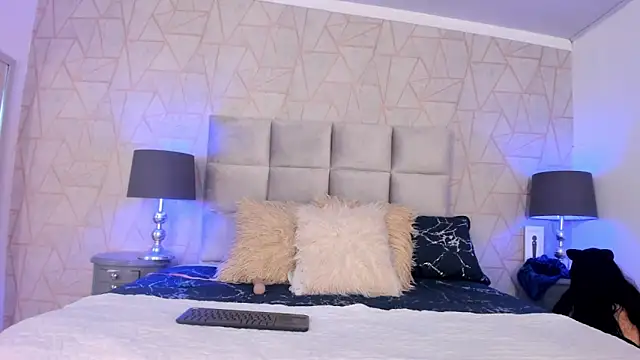 Snapshot of Emely_florence_ chatting on 11/02/25, 03:36 Emely florence online show from 11/02/25, 03:36