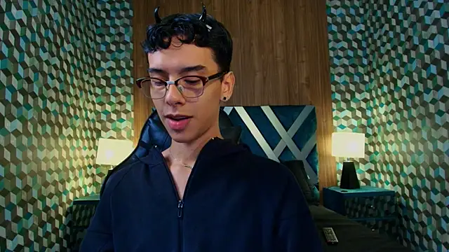 Aiden Royce online show from 10/12/25, 08:41