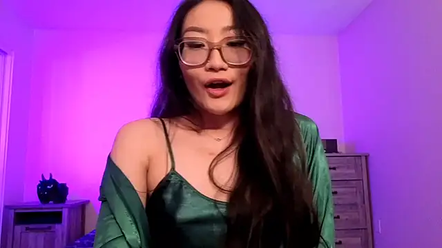 Snapshot of Aliciaz3 chatting on 09/27/25, 05:07 Aliciaz3 online show from 09/27/25, 05:07