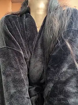 Snapshot of Aliciaz3 chatting on 10/22/25, 12:33 Aliciaz3 online show from 10/22/25, 12:33