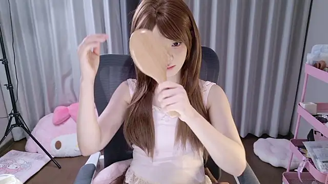 Snapshot of EnEn_xiaobao chatting on 02/20/26, 12:38 EnEn xiaobao online show from 02/20/26, 12:38