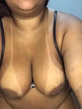 melcarioca1111 online show from 11/05/25, 02:55