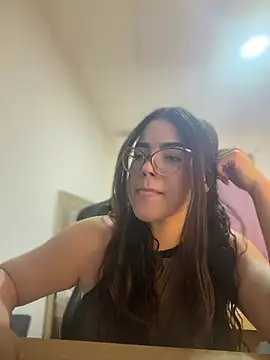 Snapshot of Valentina2390 chatting on 07/11/26, 02:14 Valentina2390 online show from 07/11/26, 02:14