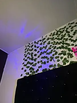 Liawood1 online show from 09/17/25, 10:11