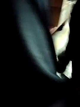 Snapshot of piter200520 chatting on 09/19/25, 05:35 piter200520 online show from 09/19/25, 05:35