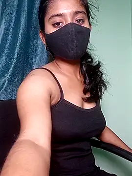 Snapshot of shrutee12 chatting on 04/19/26, 06:10 shrutee12 online show from 04/19/26, 06:10