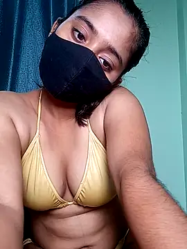 Snapshot of shrutee12 chatting on 04/24/26, 05:26 shrutee12 online show from 04/24/26, 05:26