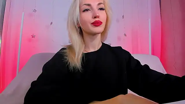 Snapshot of LisaFoxyMe chatting on 04/24/26, 01:19 LisaFoxyMe online show from 04/24/26, 01:19