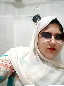 Snapshot of Nusrat-N chatting on 06/10/26, 02:38 Nusrat-N online show from 06/10/26, 02:38