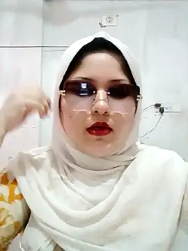 Snapshot of Nusrat-N chatting on 06/16/26, 07:11 Nusrat-N online show from 06/16/26, 07:11