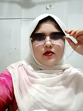 Snapshot of Nusrat-N chatting on 07/08/26, 03:27 Nusrat-N online show from 07/08/26, 03:27