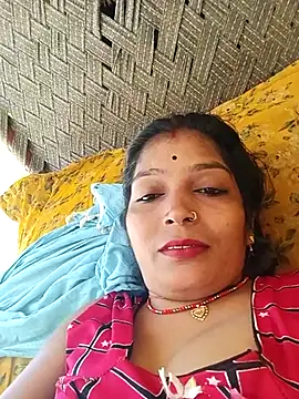 Snapshot of Samiya-143 chatting on 11/08/25, 07:52 Samiya-143 online show from 11/08/25, 07:52