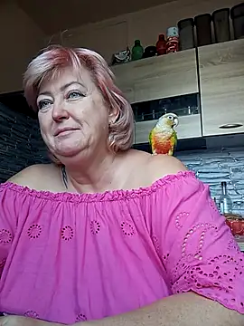 Snapshot of TerezaVelvet chatting on 10/19/25, 09:32 TerezaVelvet online show from 10/19/25, 09:32