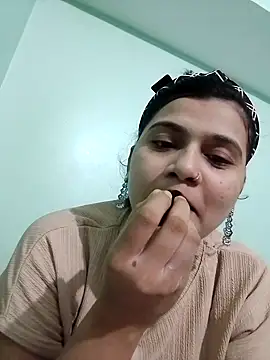 Snapshot of Kavya-Tiwari chatting on 10/07/25, 05:32 Kavya-Tiwari online show from 10/07/25, 05:32