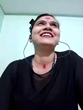 Snapshot of Kavya-Tiwari chatting on 10/23/25, 06:50 Kavya-Tiwari online show from 10/23/25, 06:50