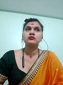 Snapshot of Kavya-Tiwari chatting on 10/24/25, 06:48 Kavya-Tiwari online show from 10/24/25, 06:48