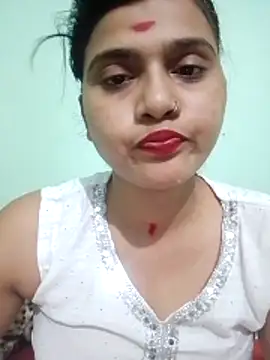Snapshot of Kavya-Tiwari chatting on 05/18/26, 05:30 Kavya-Tiwari online show from 05/18/26, 05:30