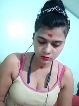 Snapshot of Kavya-Tiwari chatting on 05/21/26, 05:31 Kavya-Tiwari online show from 05/21/26, 05:31
