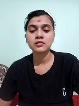 Snapshot of Kavya-Tiwari chatting on 06/01/26, 06:26 Kavya-Tiwari online show from 06/01/26, 06:26