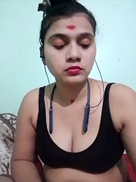 Snapshot of Kavya-Tiwari chatting on 06/02/26, 05:15 Kavya-Tiwari online show from 06/02/26, 05:15