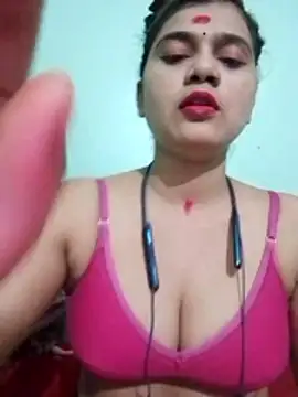 Snapshot of Kavya-Tiwari chatting on 06/05/26, 09:42 Kavya-Tiwari online show from 06/05/26, 09:42