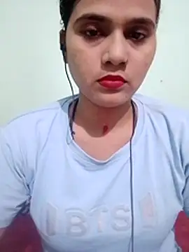Snapshot of Kavya-Tiwari chatting on 06/11/26, 08:01 Kavya-Tiwari online show from 06/11/26, 08:01