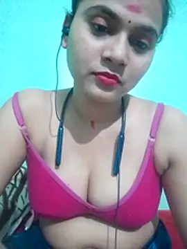 Snapshot of Kavya-Tiwari chatting on 06/24/26, 06:51 Kavya-Tiwari online show from 06/24/26, 06:51