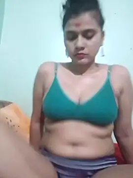 Snapshot of Kavya-Tiwari chatting on 06/30/26, 07:26 Kavya-Tiwari online show from 06/30/26, 07:26