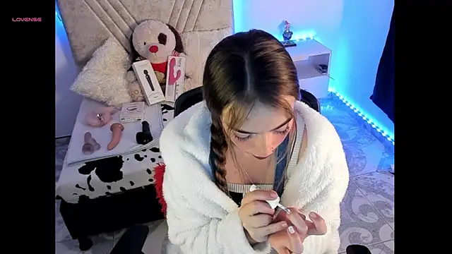 Snapshot of Mia_Victoria22 chatting on 04/08/26, 02:11 Mia Victoria22 online show from 04/08/26, 02:11