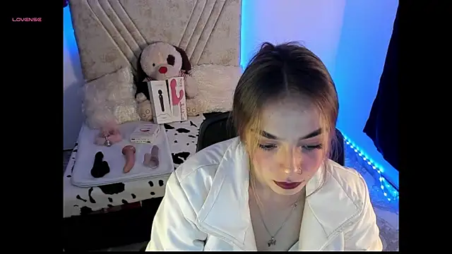 Snapshot of Mia_Victoria22 chatting on 04/28/26, 02:10 Mia Victoria22 online show from 04/28/26, 02:10