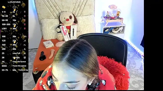 Snapshot of Mia_Victoria22 chatting on 06/25/26, 02:44 Mia Victoria22 online show from 06/25/26, 02:44