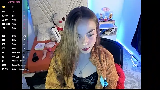 Snapshot of Mia_Victoria22 chatting on 07/14/26, 12:35 Mia Victoria22 online show from 07/14/26, 12:35