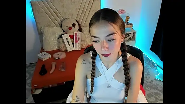 Snapshot of Mia_Victoria22 chatting on 07/24/26, 02:20 Mia Victoria22 online show from 07/24/26, 02:20