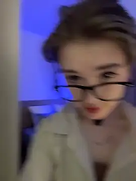 Snapshot of Marryme- chatting on 04/23/26, 01:57 Marryme- online show from 04/23/26, 01:57