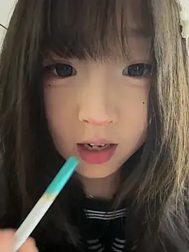 Snapshot of lelebaybay888 chatting on 09/21/25, 03:35 lelebaybay888 online show from 09/21/25, 03:35