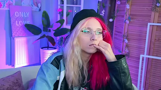 SakuraBliss online show from 09/15/25, 04:40