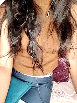 Snapshot of trending_tamizhachii chatting on 10/29/25, 07:37 trending tamizhachii online show from 10/29/25, 07:37