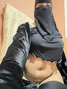  Laiali  online show from 12/22/25, 02:47