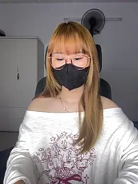 Snapshot of Meowyeuk6 chatting on 03/16/26, 05:02 Meowyeuk6 online show from 03/16/26, 05:02