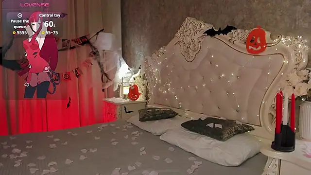 Lucy Shaw online show from 10/19/25, 11:55