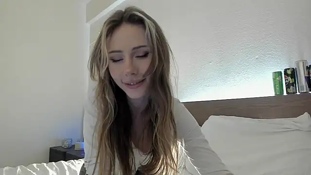 MilaDeLune online show from 12/05/25, 05:20