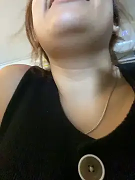 MacarenaRosse online show from 09/19/25, 07:03