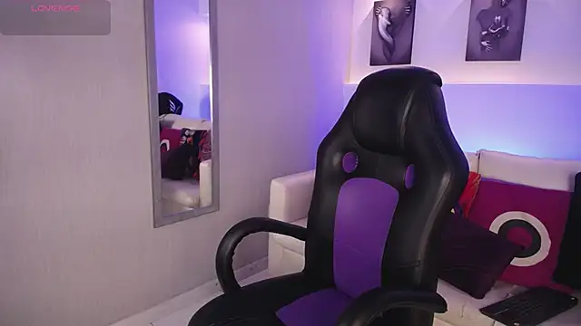 Snapshot of AdrianRinaldi chatting on 09/11/25, 09:04 AdrianRinaldi online show from 09/11/25, 09:04