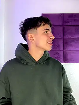 Snapshot of AdrianRinaldi chatting on 09/14/25, 08:30 AdrianRinaldi online show from 09/14/25, 08:30