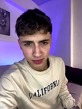 Snapshot of AdrianRinaldi chatting on 09/15/25, 09:48 AdrianRinaldi online show from 09/15/25, 09:48