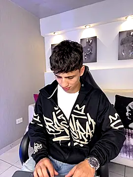 Snapshot of AdrianRinaldi chatting on 10/01/25, 08:26 AdrianRinaldi online show from 10/01/25, 08:26