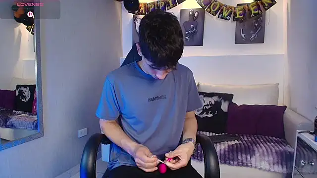 Snapshot of AdrianRinaldi chatting on 10/11/25, 08:18 AdrianRinaldi online show from 10/11/25, 08:18