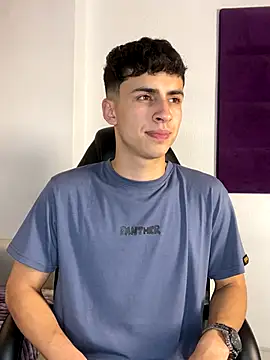 Snapshot of AdrianRinaldi chatting on 10/12/25, 08:24 AdrianRinaldi online show from 10/12/25, 08:24